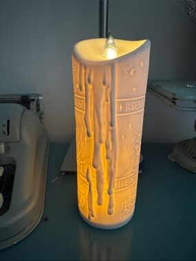 Hallmark Disney Hocus Pocus Black Flame Candle